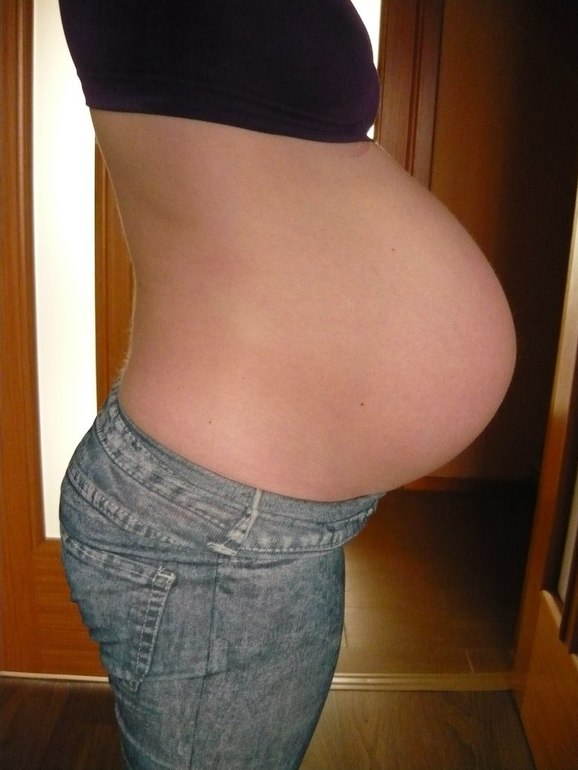 Тянет живот на 14. Живот на 36 неделе. Недели беременности живот. Животик на 36 неделе беременности.