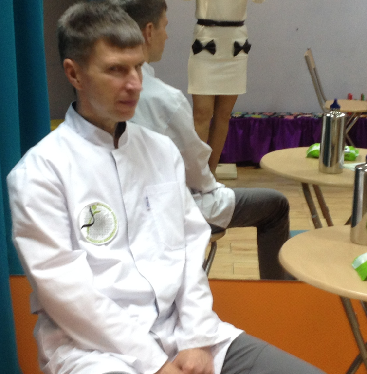 Ортопеды иваново отзывы. Ларин Владимир Николаевич ортопед. Ортопед Иванов Аркадий. Иванов Аркадий Николаевич ортопед Коровинское шоссе.