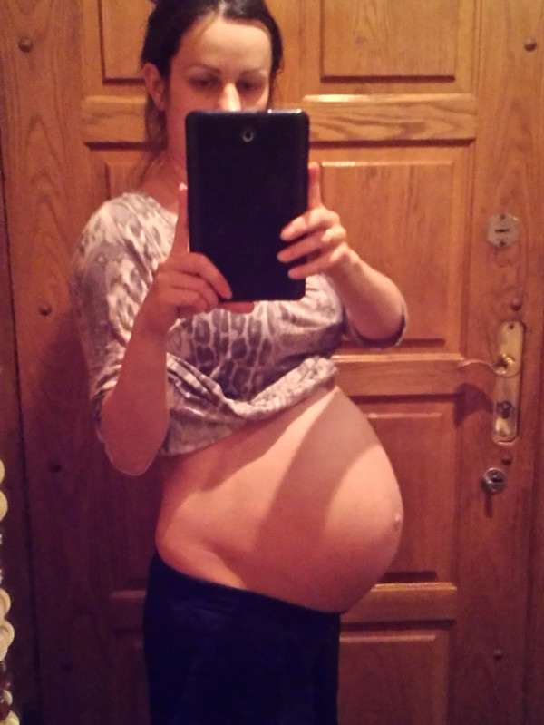 39 недель когда рожать. Беременные животы на 39 неделе. Каменеет живот на 39 неделе. В беременность живот каменеет.