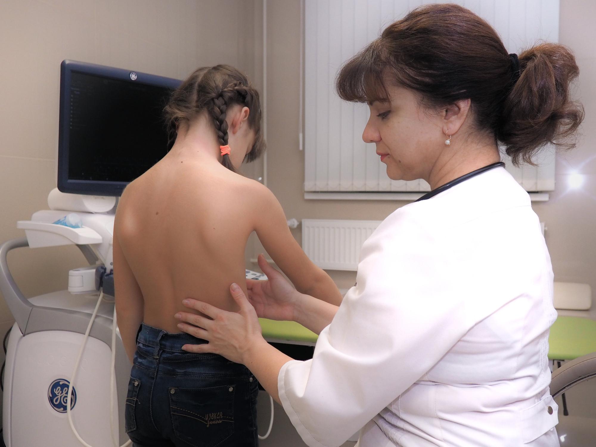 врач проверяет женщин грудь фото 53