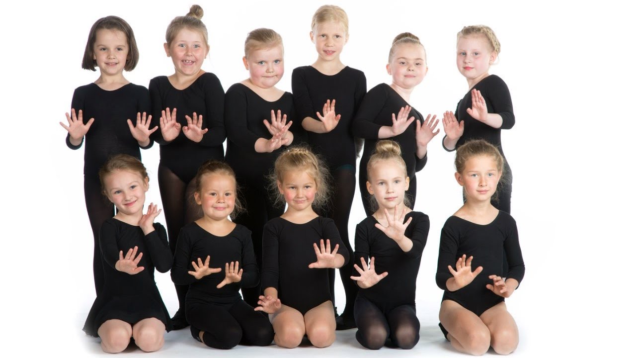 Школа танцев 3 года. Современная хореография дети. Коллектив детей. Ритмика для детей. Хореография для малышей.
